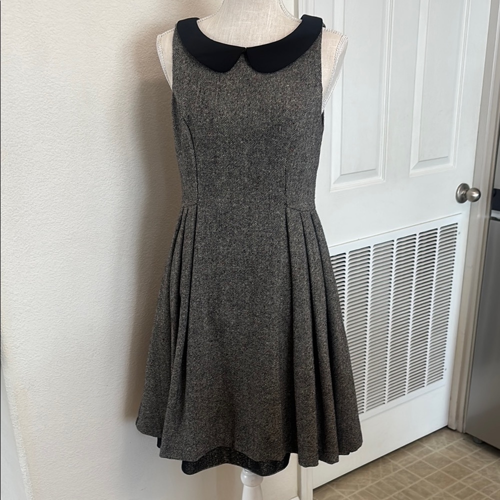 Tweed Gray Sleeveless Dress Peter Pan collar vintage school girl style size 6